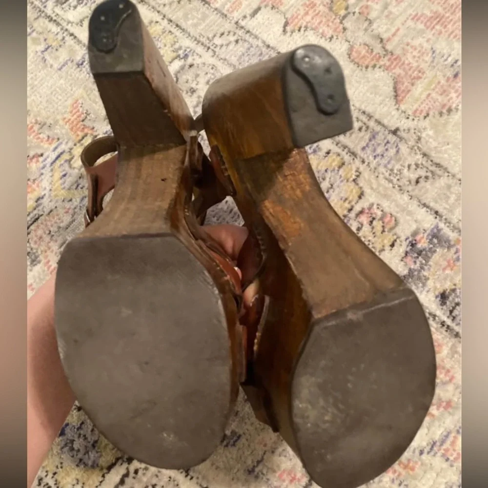 1970’s vintage Cherokee rare women stacked wooden platform heels sandals - Picture 5 of 6